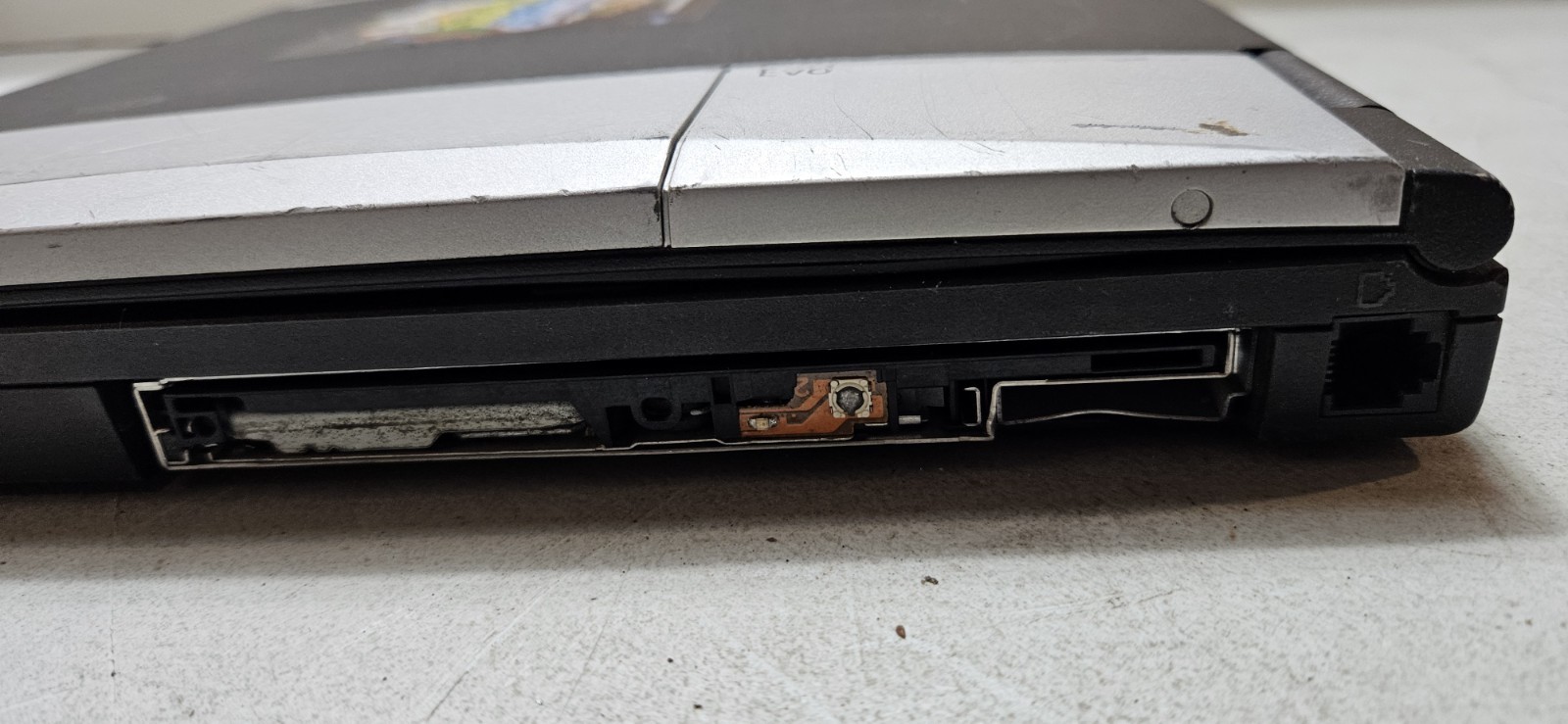 Compaq Evo N610c – Pentium 4 – For Parts Only – No AC Adapter – No HDD