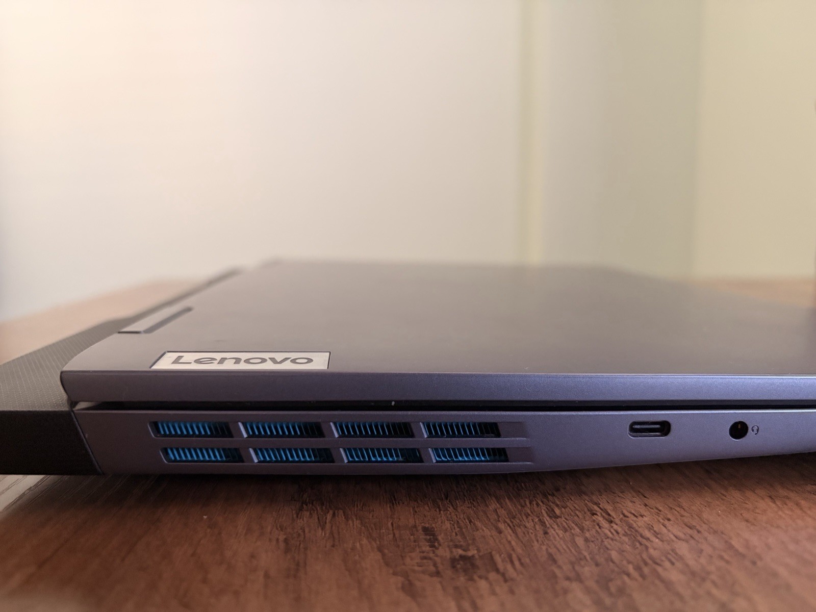 Lenovo LOQ 15IRH8 Gaming Laptop (i7-13620H, RTX 4060, 16GB, 144hz)