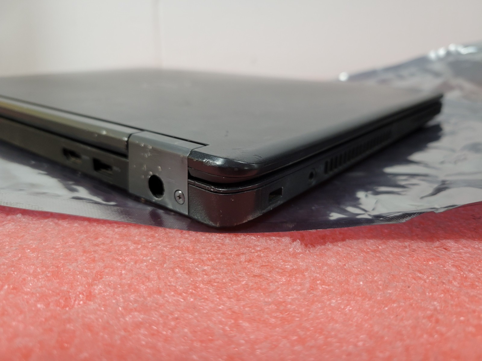Dell Latitude E5450 i5-5300U@2.3GHz 4GB RAM *NO COVER/SSD/OS/BATT/AS IS* | LP518