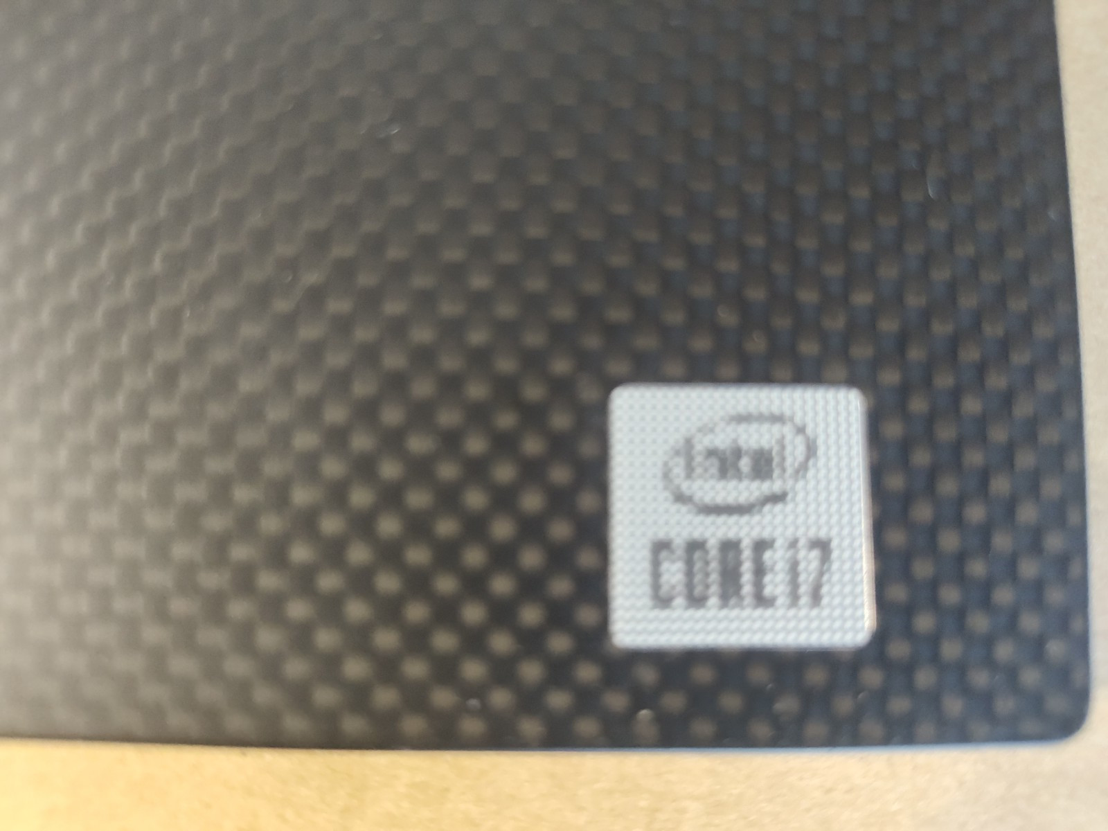 Dell XPS 13 7390 13.3″, i7-10710U – 16GB DDR4 256GB SSD