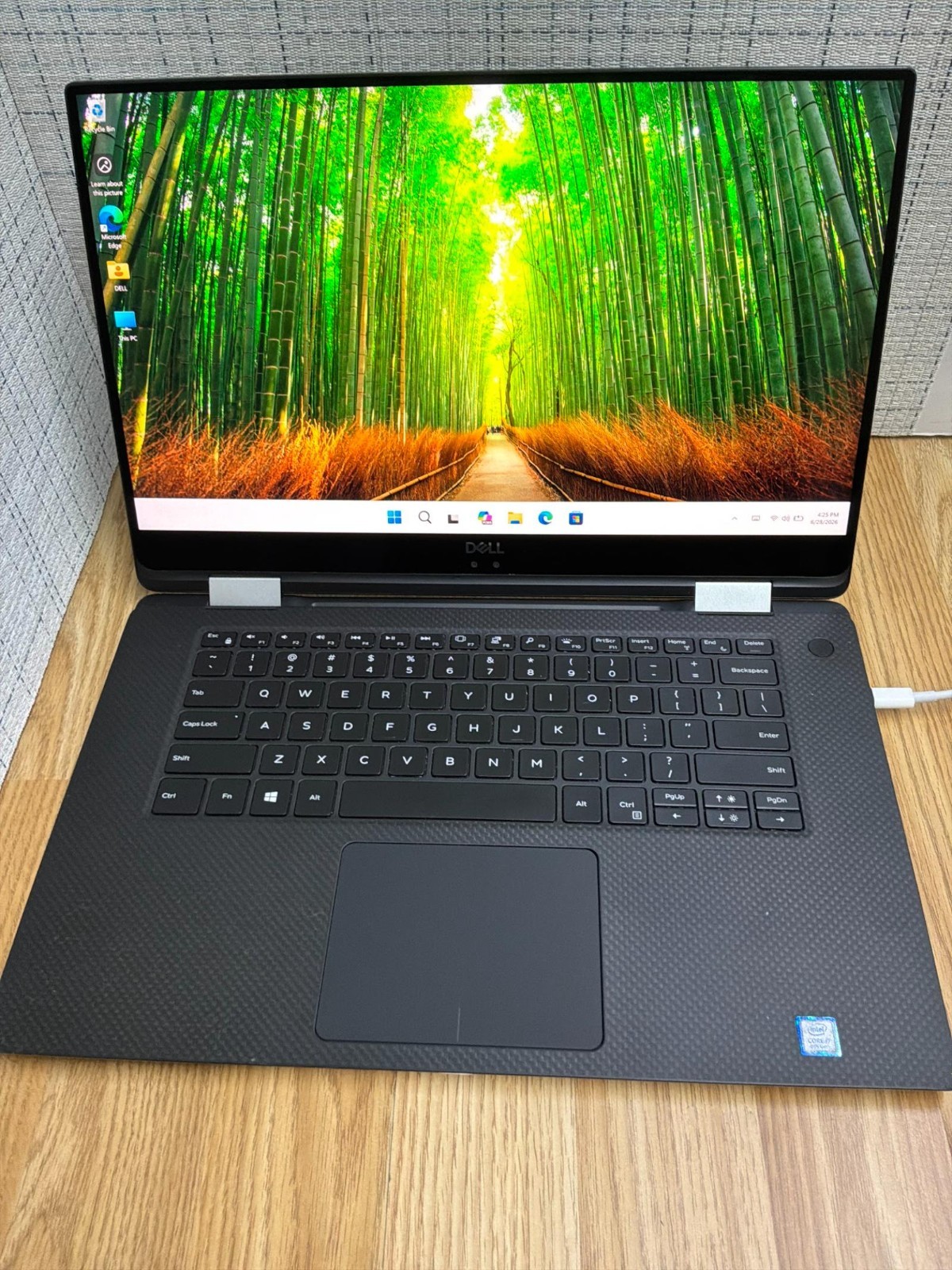 Dell XPS 15 9575 2-in-1 i7-8705G 16GB 256GB SSD 4GB Radeon Vega Touch Laptop