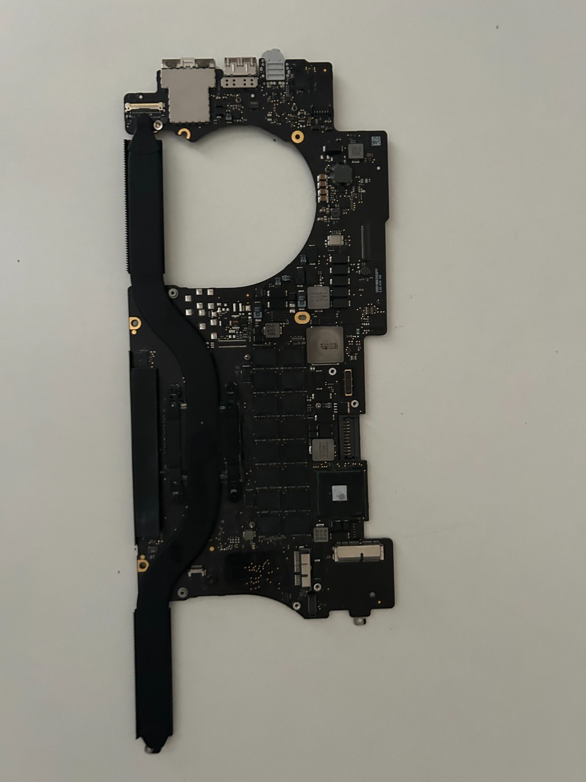 apple macbook pro a1398 logic board for part only, not working
