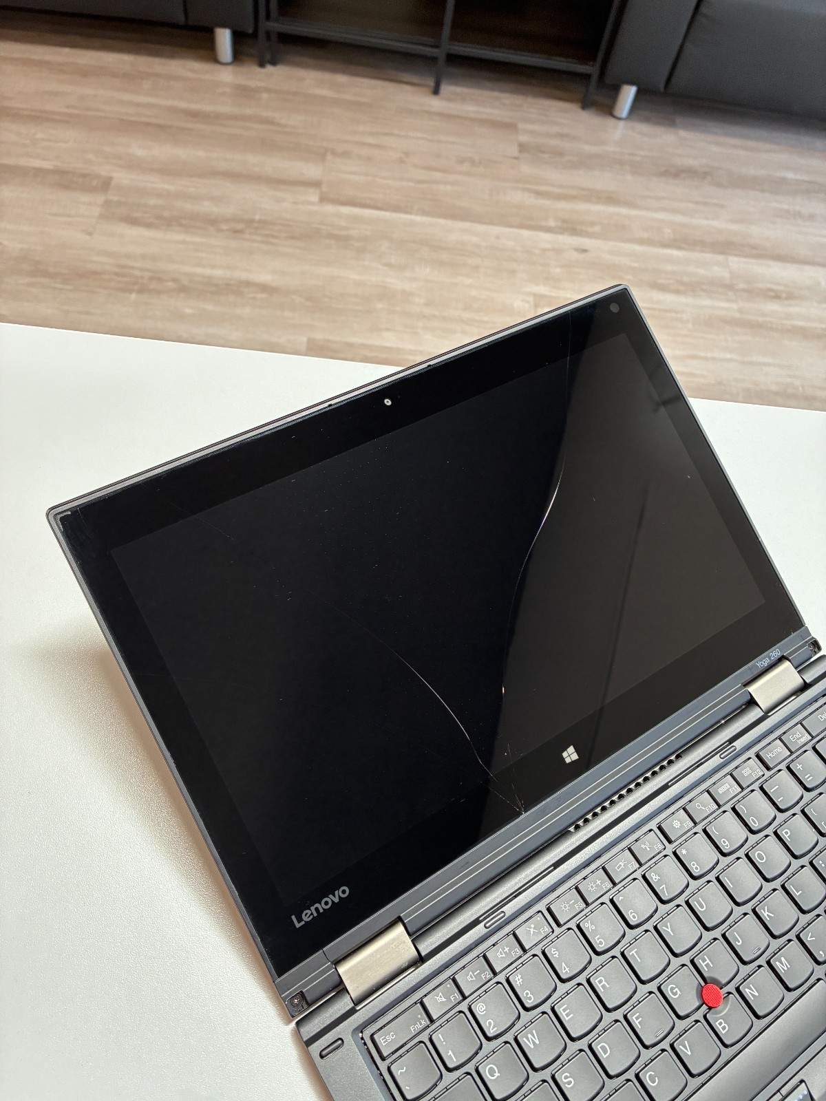 Lenovo Yoga 260: 12″ / i7-6600U / 4Gb / SSD 128Gb / Win 11. Screen damaged