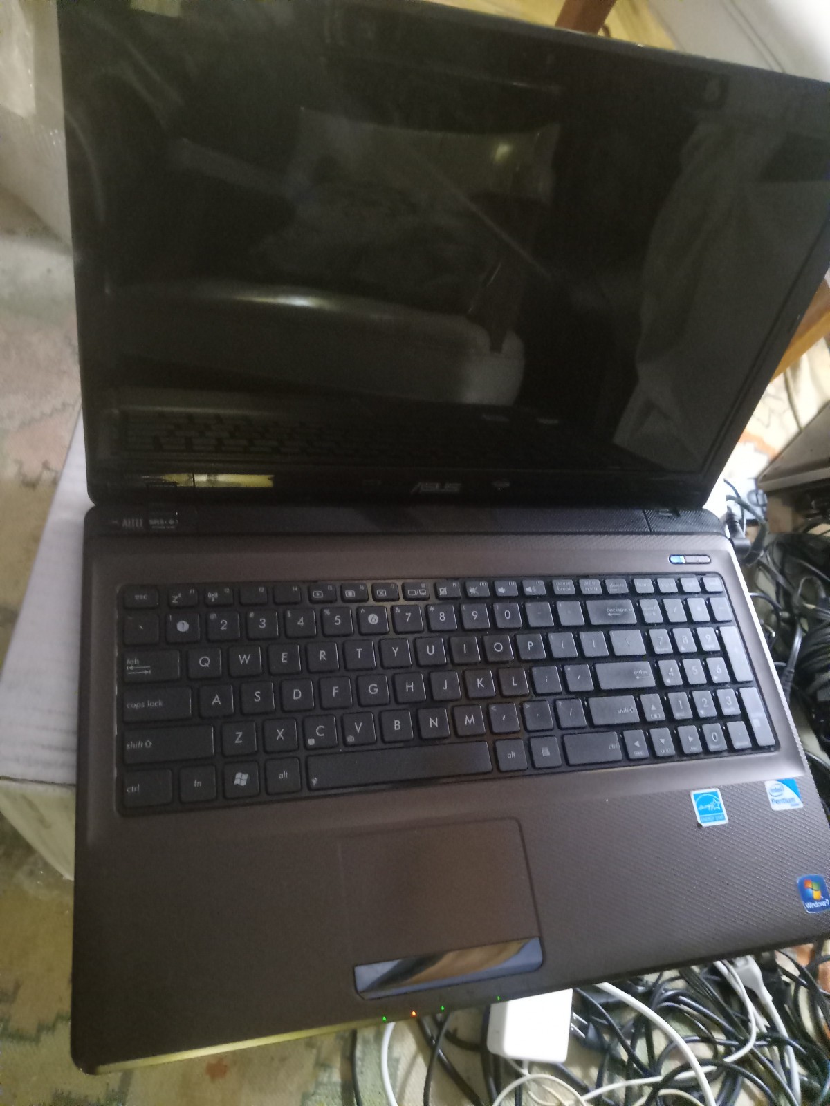 Asus K52F-BBR5 Intel Pentium P6100 2GHz 3 GB needs power cable