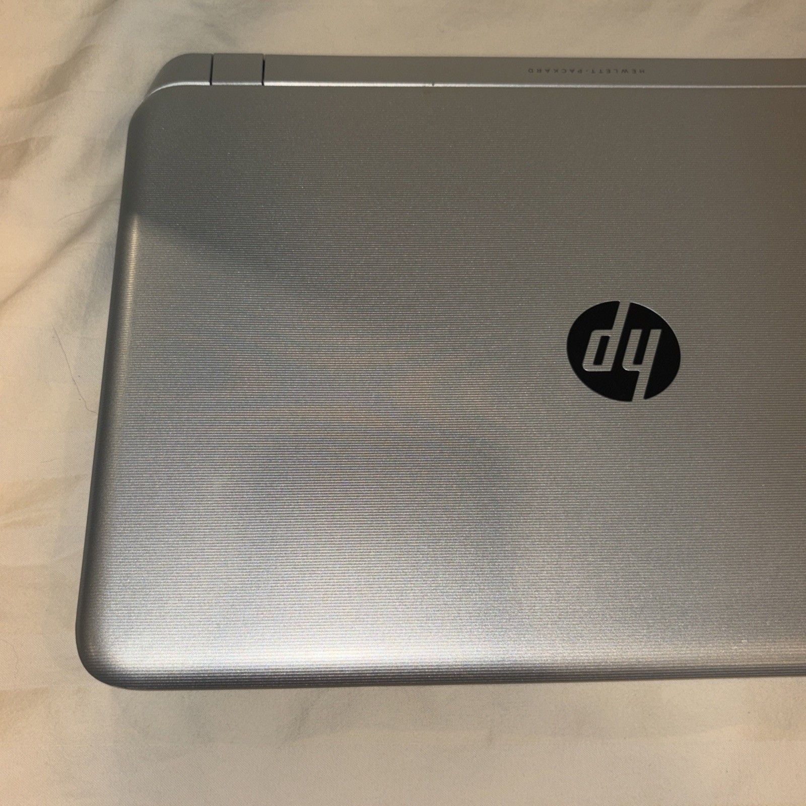 HP Pavilion 15t-p1 15.6″ Notebook 0 i5-4210U 1.70 GHz, 12 GB, 1 TB, Win 10 Home