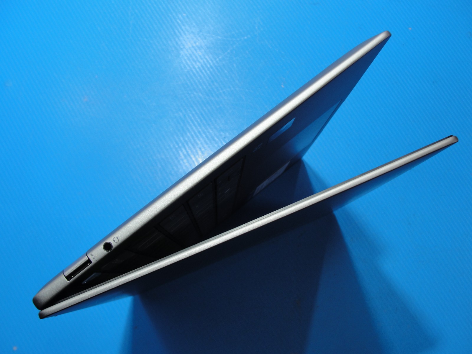 HP OmniBook X Ai 14-FE0013DX 14”WQXGA TOUCH X Elite X1E78100 3.4GHz 16GB SSD 1TB