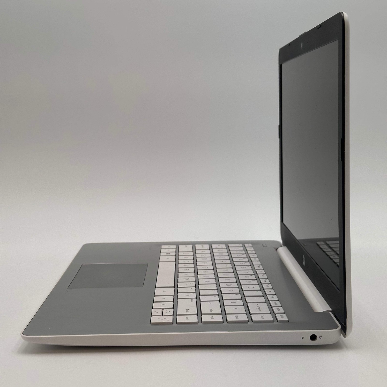 HP 14-ds0061cl 32GB 4GB RAM 14-inch Laptop
