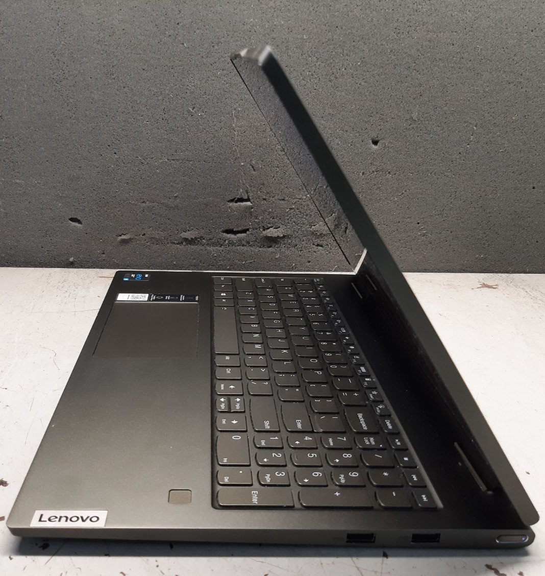 Lenovo Yoga 7 15ITL5 15.6″ i7-1165G7 12GB RAM 256GB SSD Win 11 Home Touch 2n1