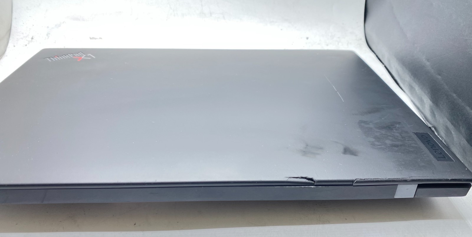 Lenovo ThinkPad X1 Carbon G 9 14″ Touch Intel i7-1185G7 16GB RAM 512GB SSD