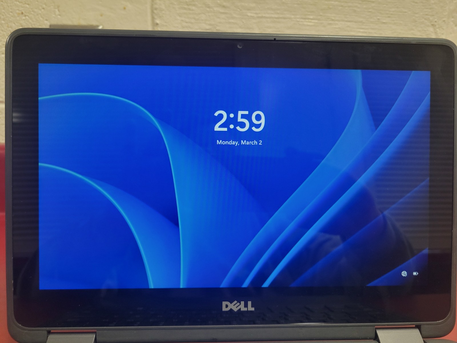 Dell Latitude 3189 Laptop 120 GB SSD 4GB ram Pentieium N4200. Windows 11