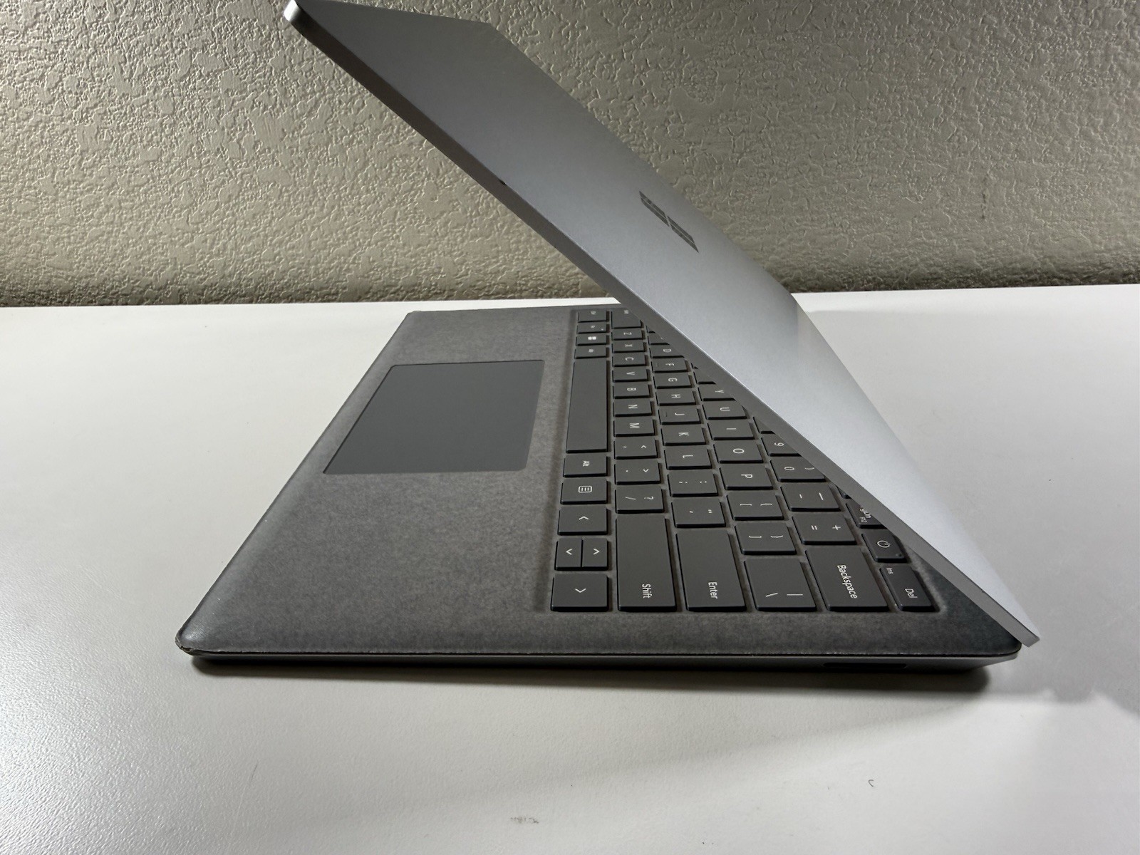Microsoft Surface Laptop 5 13.5” 1950 Intel Core i7-1265U 16GB RAM 512GB NVME