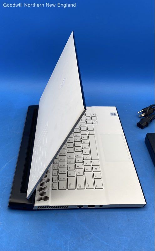 Alienware m15 R3 15.6″ i7-10875H RTX 2070 Super 8GB, 32GB DDR4, 1TB NVMe – No OS