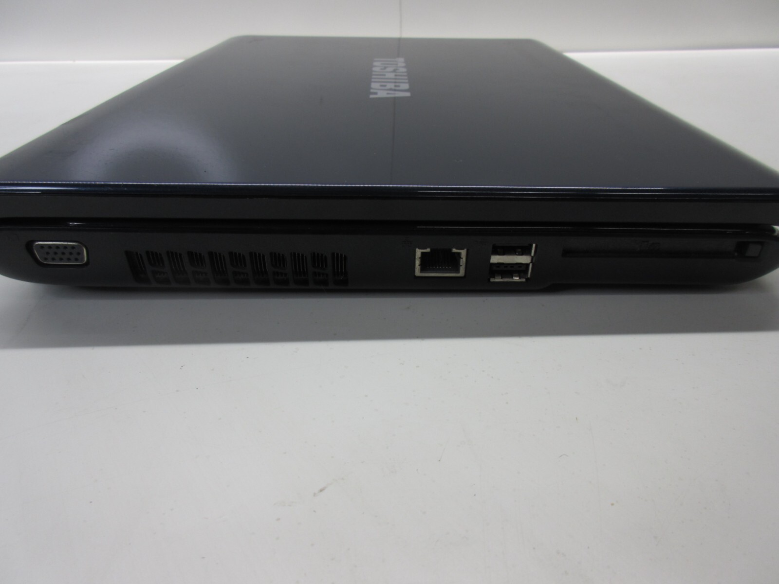 Toshiba Satellite L305-S5957 Laptop Intel Celeron 900 2GB Ram No HDD or Battery
