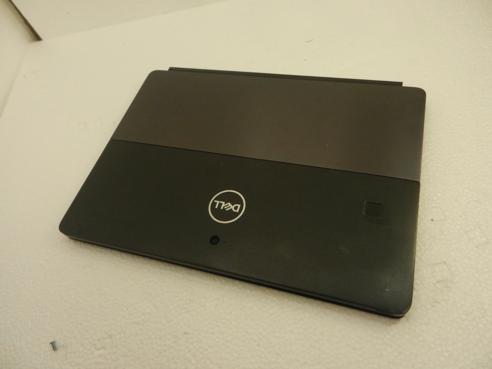 Dell 5290 2-IN-1 Tablet CORE i5-8350U @ 1.70Ghz / 8GB / No HDD – SCREEN ISSUES*