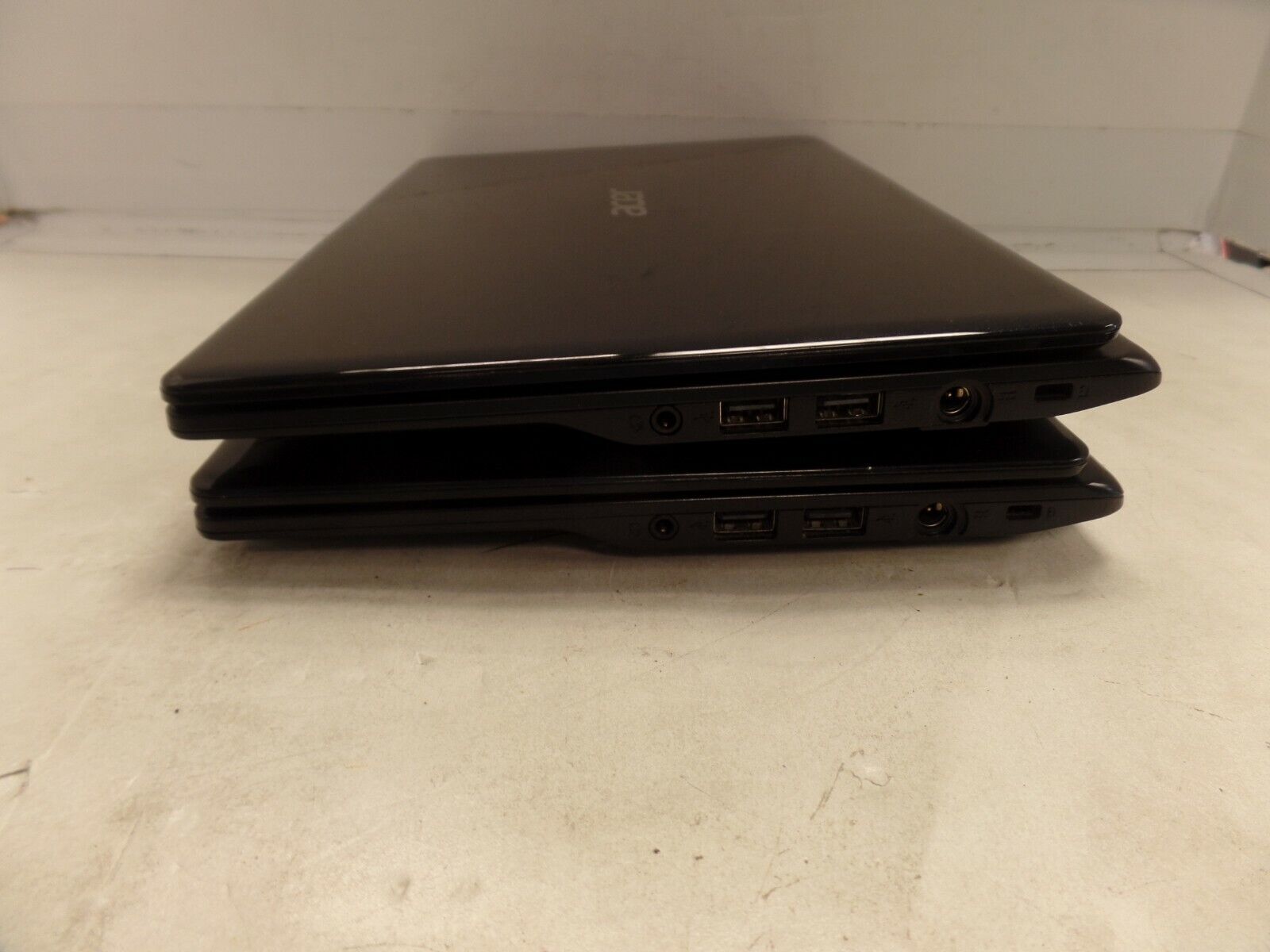 Lot of 2 Acer Aspire V5/ Acer one 11.6″ Laptops **AS IS PARTS NOT WORKING READ**