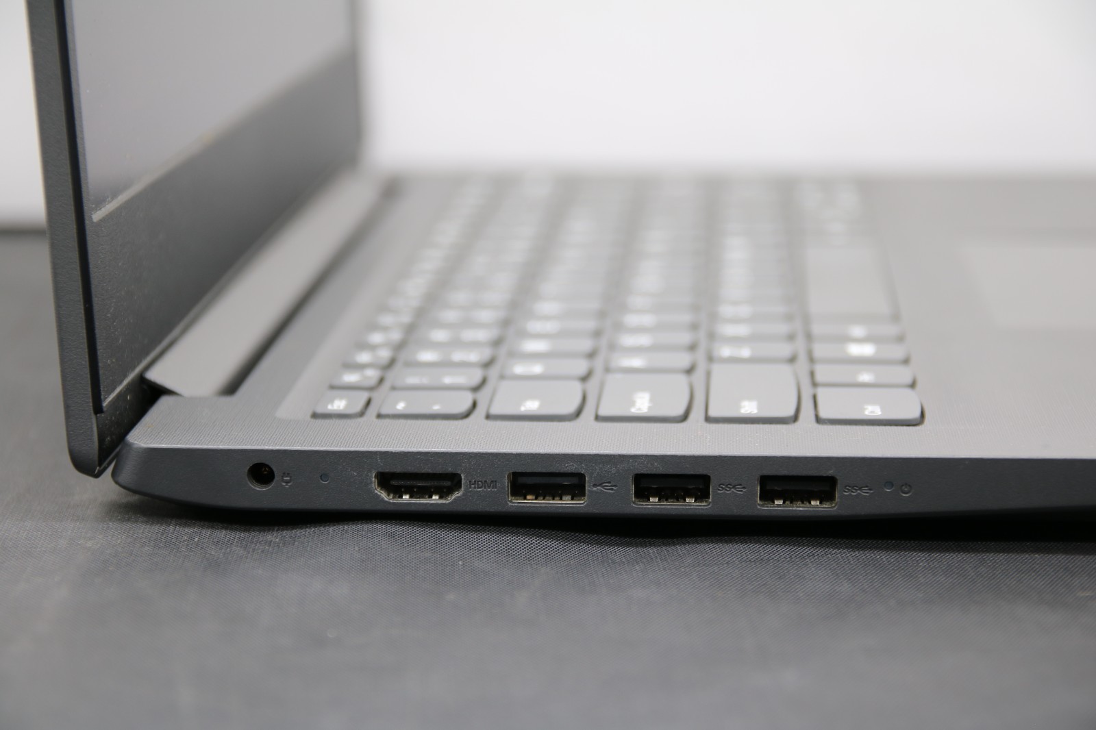Lenovo V14-IIL – i5-1035G1 – 8GB, 256GB, 14″ – Windows 11, NO Adapter – Lot of 2