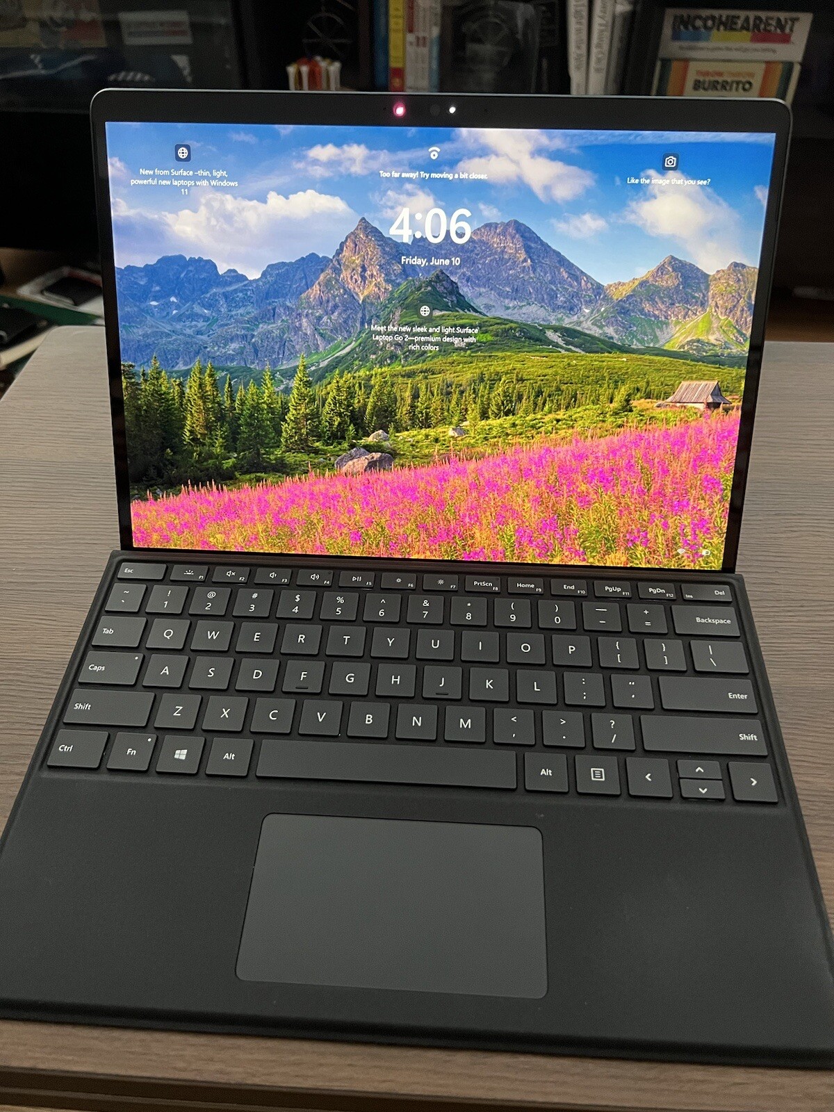 Microsoft Surface Pro X 13″ (256GB SSD, Microsoft SQ1, 3.00 GHz, 16 GB)…