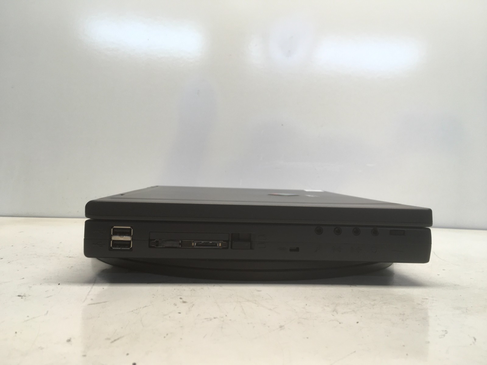 Gateway Solo 5100 Intel Pentium II 233MHz 16 MB NO HDD/Battery Dim Screen