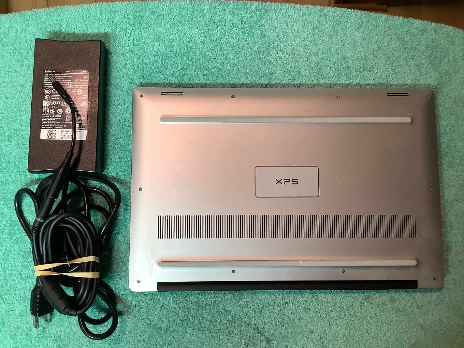 Dell XPS 9570 Gaming-GTX1050, i5-8300H, 16 GB – 512 GB Windows 11 Pro # 1CW33X2