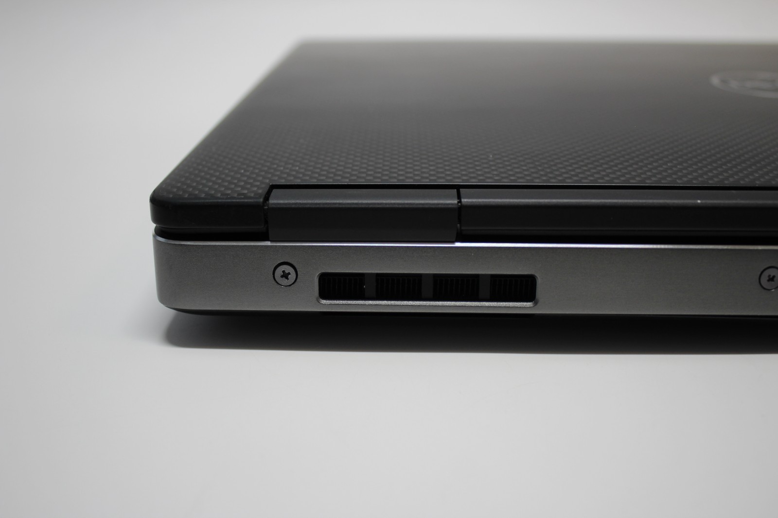 Dell Precision 7540 i7-9850H – 32GB RAM 256GB NVMe – Nvidia T2000 60 FPS GAMING