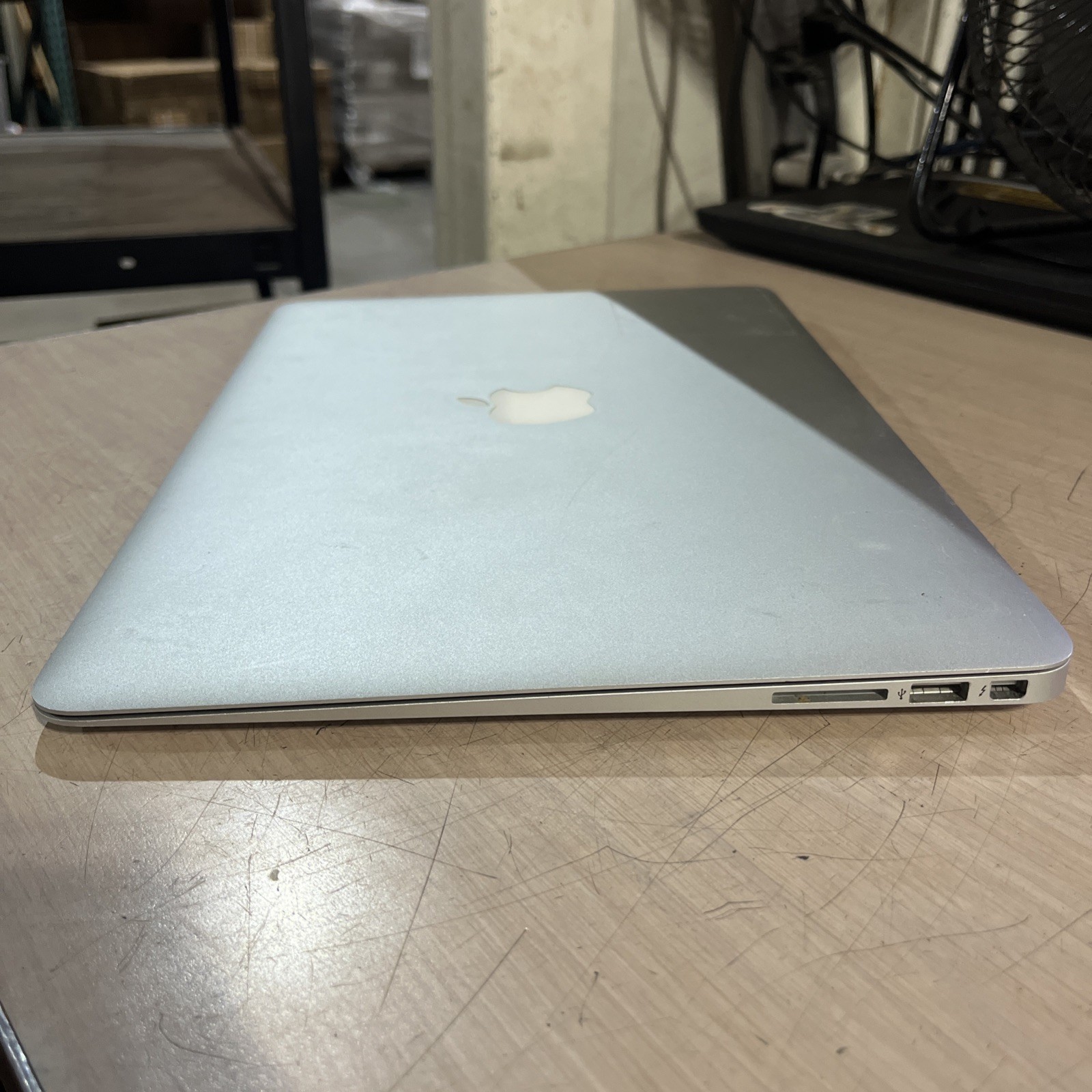 APPLE MACBOOK AIR 13″ 2017 CORE I5-5350U 1.8GHZ 8GB RAM NO HD