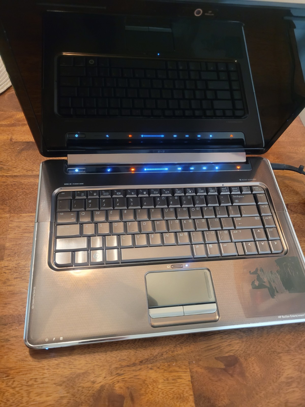 HP Pavilion dv5-1250us Laptop For Parts or Repairs, Broken Screen, Powers On