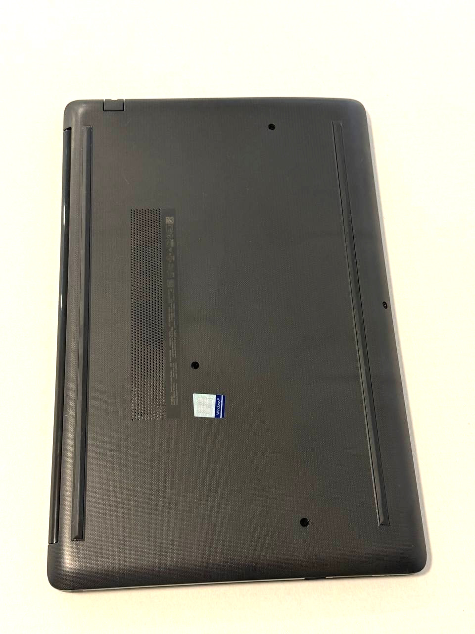 HP 250 G7 i5-8265U 8GB RAM 128Gb SSD Ubuntu NO Charger