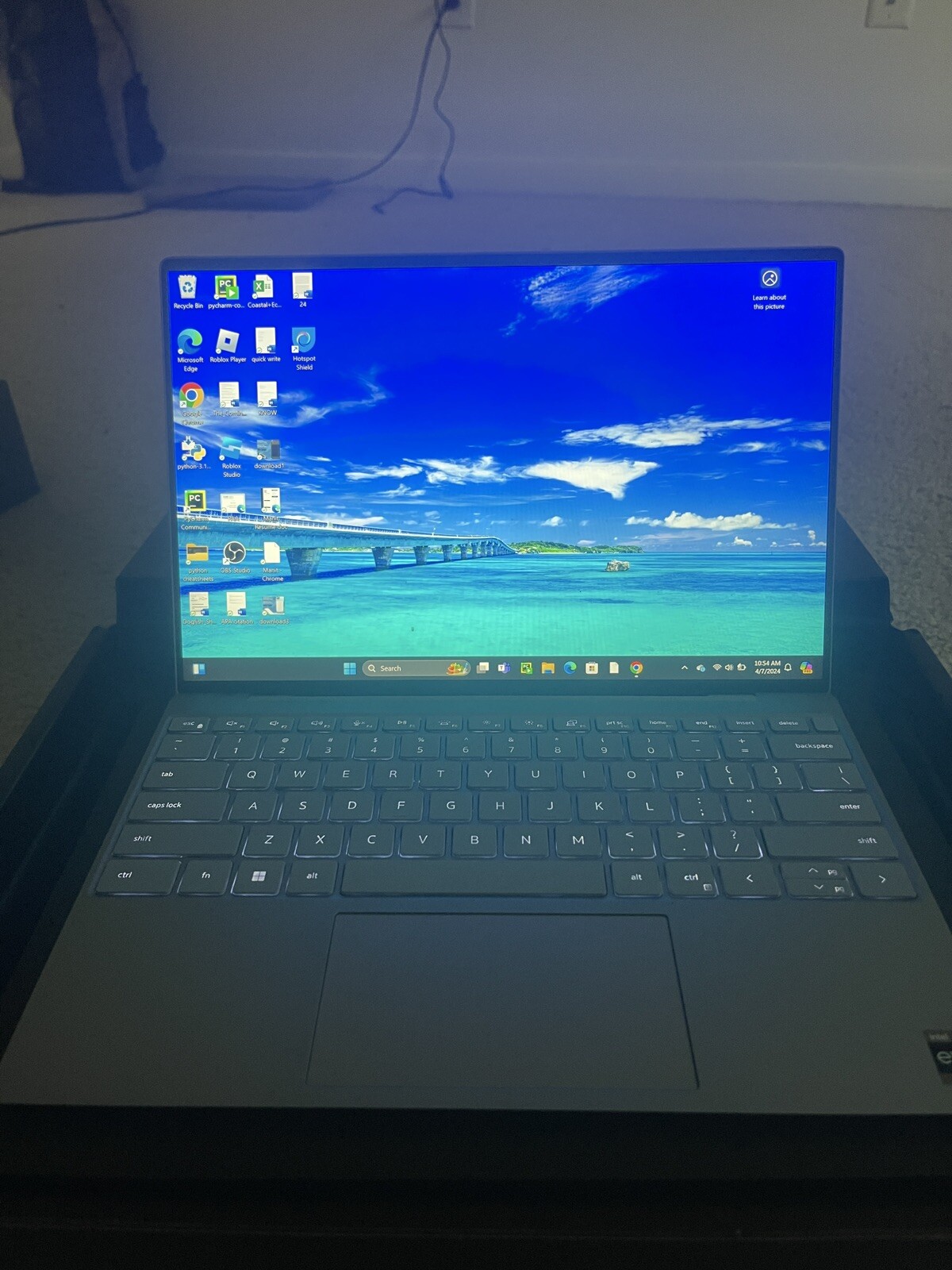 Dell XPS 13 9315 13.4″ Blue 2022 FHD+ 1.1 GHz i7 32GB RAM 1TB SSD