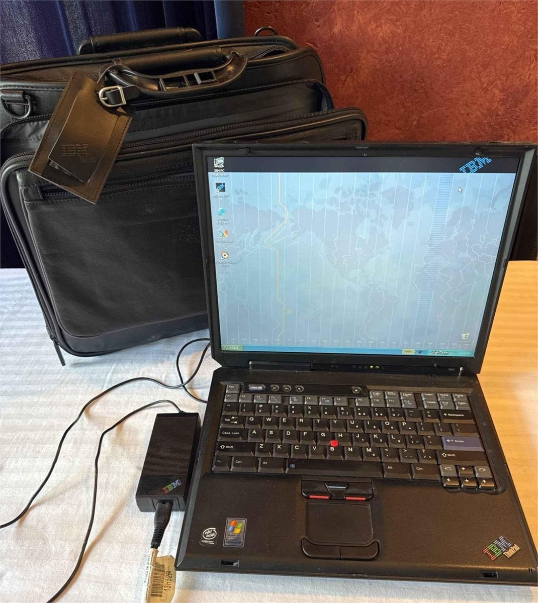 Vintage IBM ThinkPad R40e Laptop Classic Windows XP System 25 GB Tested