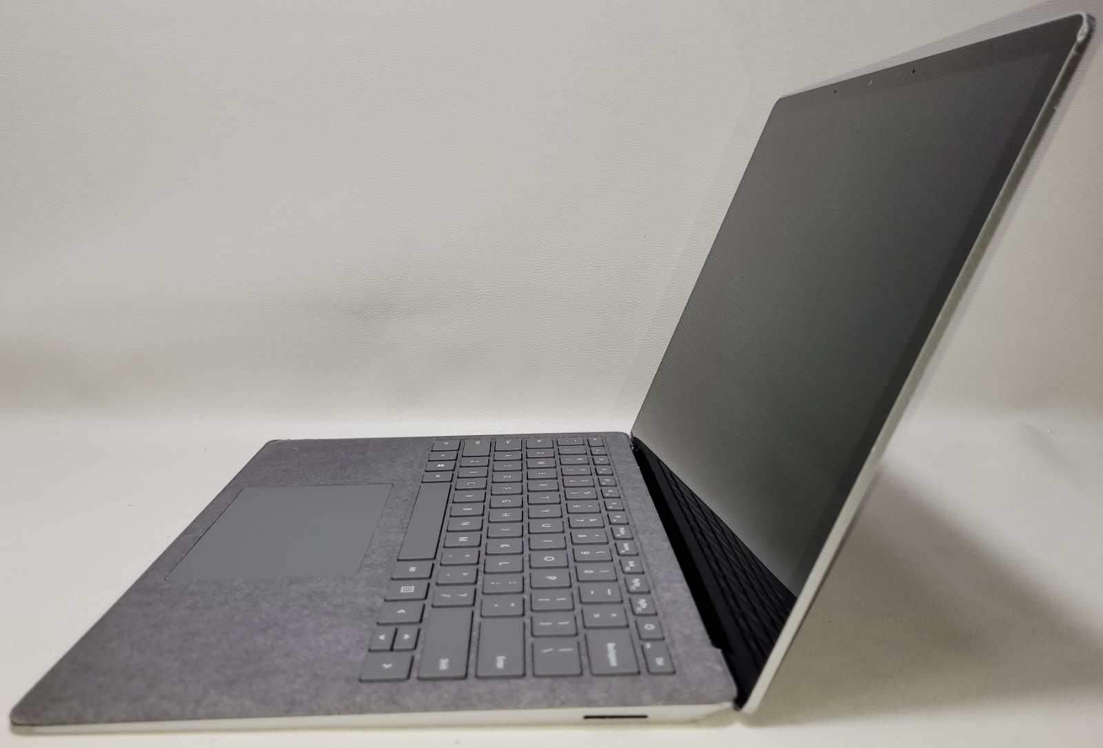 Surface Laptop 3 256GB i7-1065G7 16GB RAM NO ADAPTER (UID ME791A8F0D)