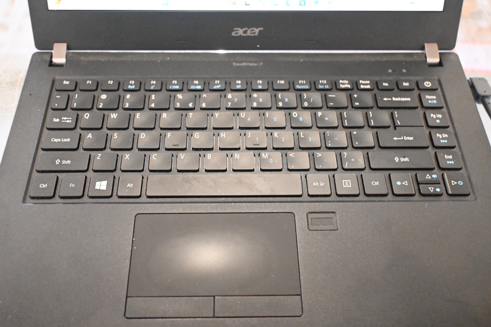 Acer TravelMate P4 P449-M Laptop | 14″ | i5-6200U@2.3GHz | 16GB RAM | 256GB SSD