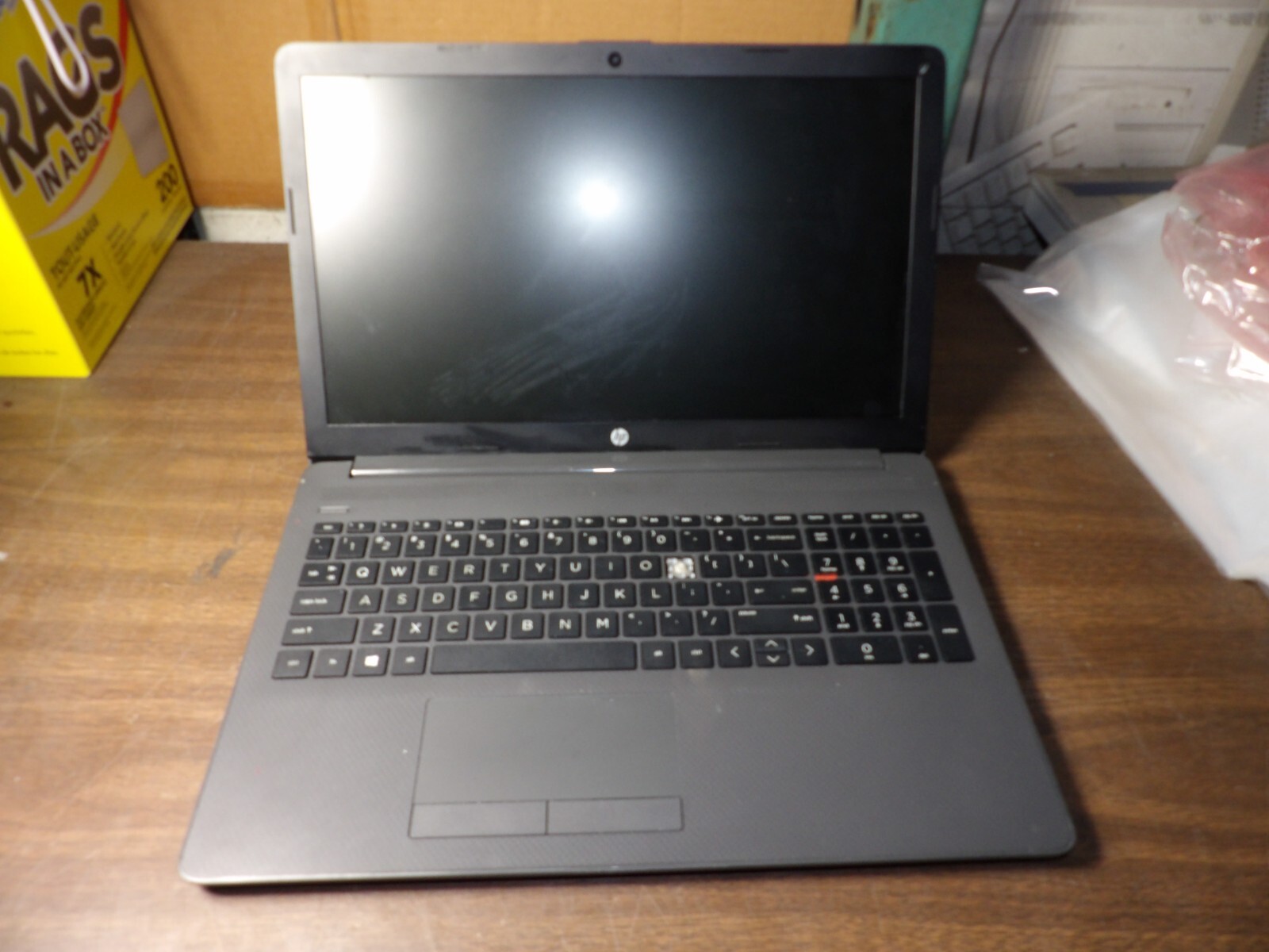 HP 255 G7 NOTEBOOK AMD RADEON A6-9225 R4 8GB RAM **MISSING ONE KEY **NO HD