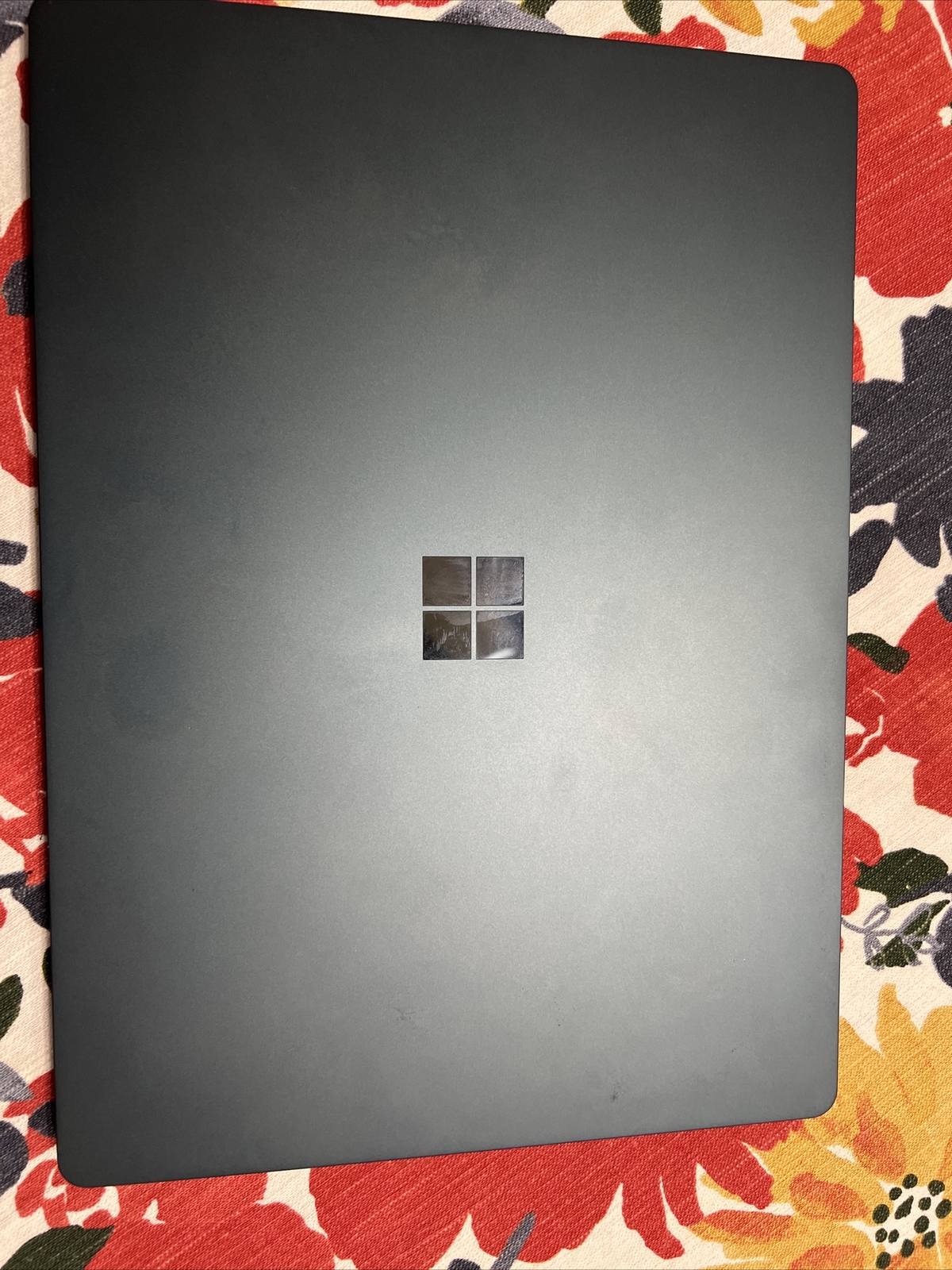Microsoft Surface Laptop 2 13.5 Inch (256 GB, Intel Core i5 8th Gen., 1.60 GHz,