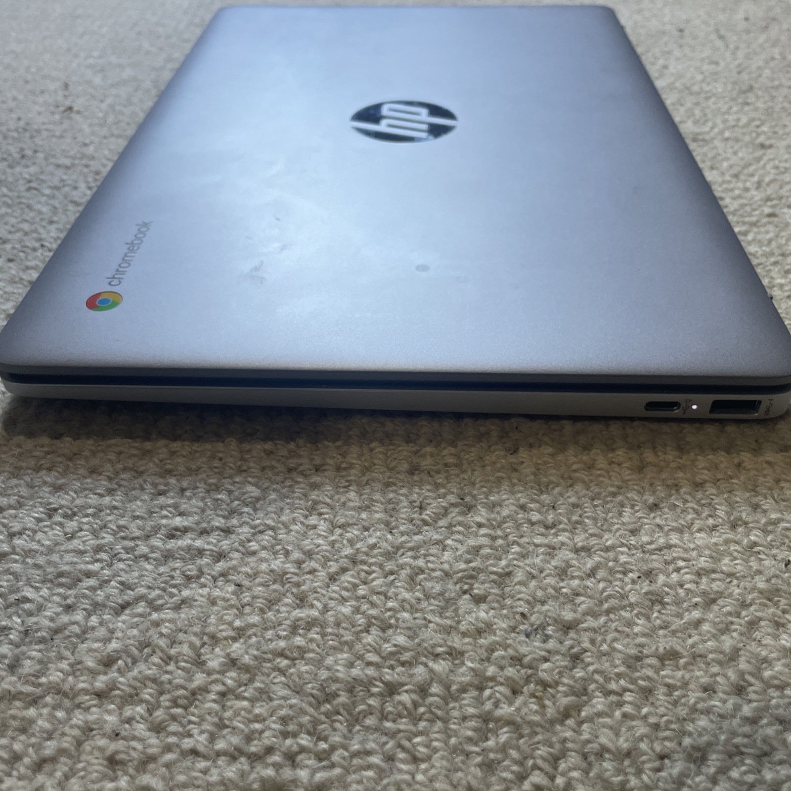 2022 Silver HP Chromebook 14in screen 64GB storage and 4GB DDR4 Ram