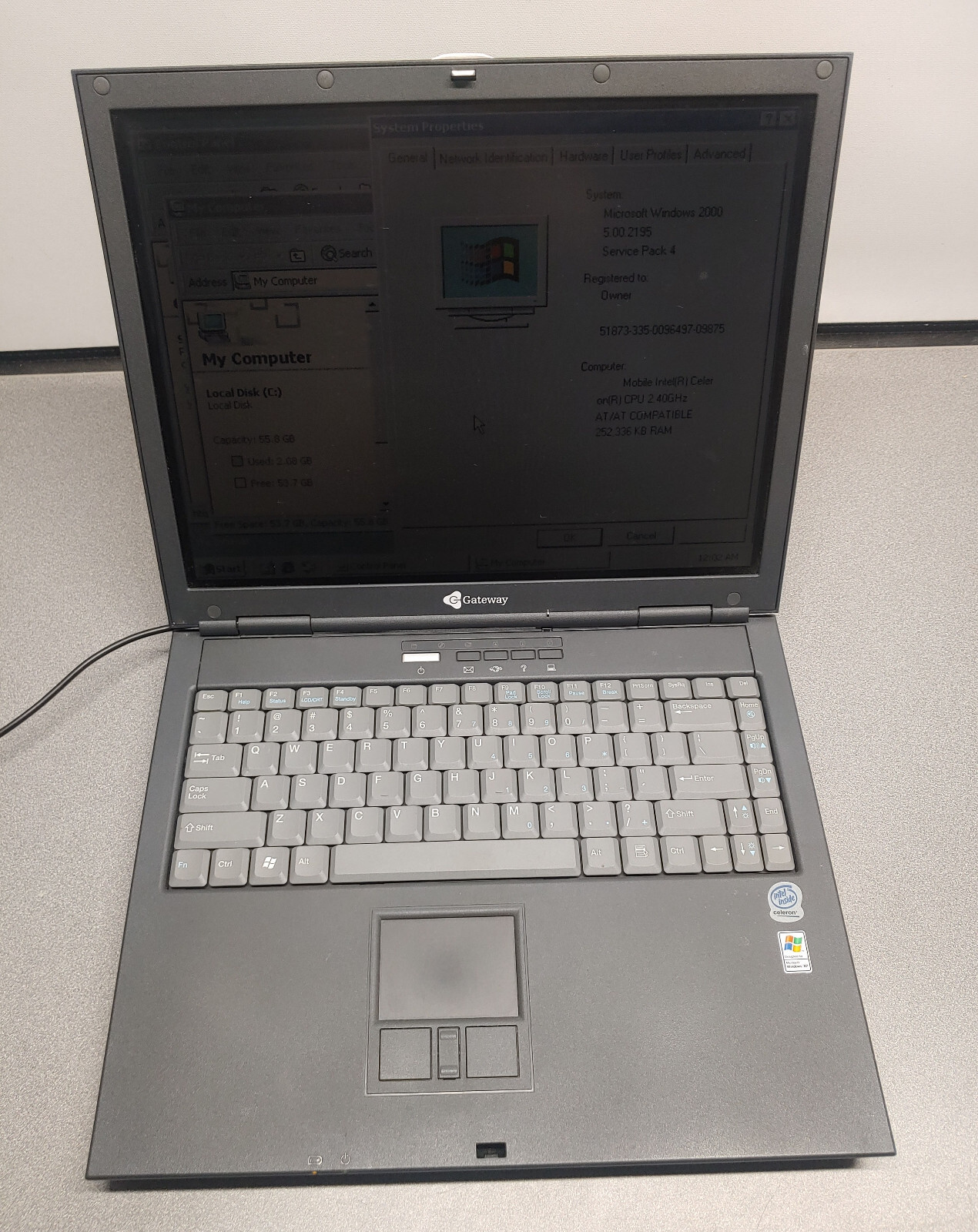 Gateway M305CRV 15″, Pentium 4 2.40GHz, 256MB RAM, 60GB HDD, Windows 2000