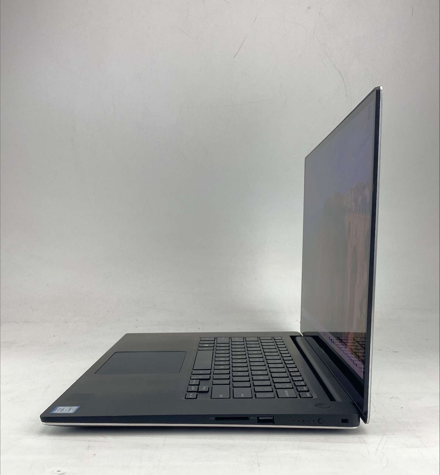 Dell Precision 5540 Core i7 9th Gen 2.60GHz 9850H 32GB 500GB Win 11 Pro Grade-B.