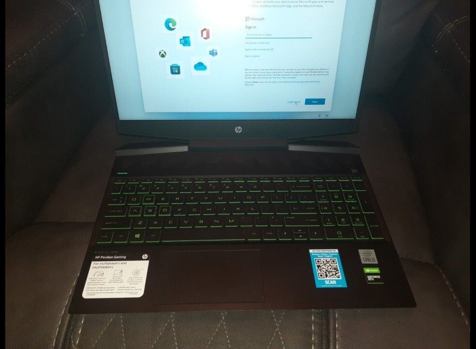 HP Pavilion 15-DK0068WM 15.6 inch (256GB, Intel Core i5 9th Gen., 2.4GHz,…