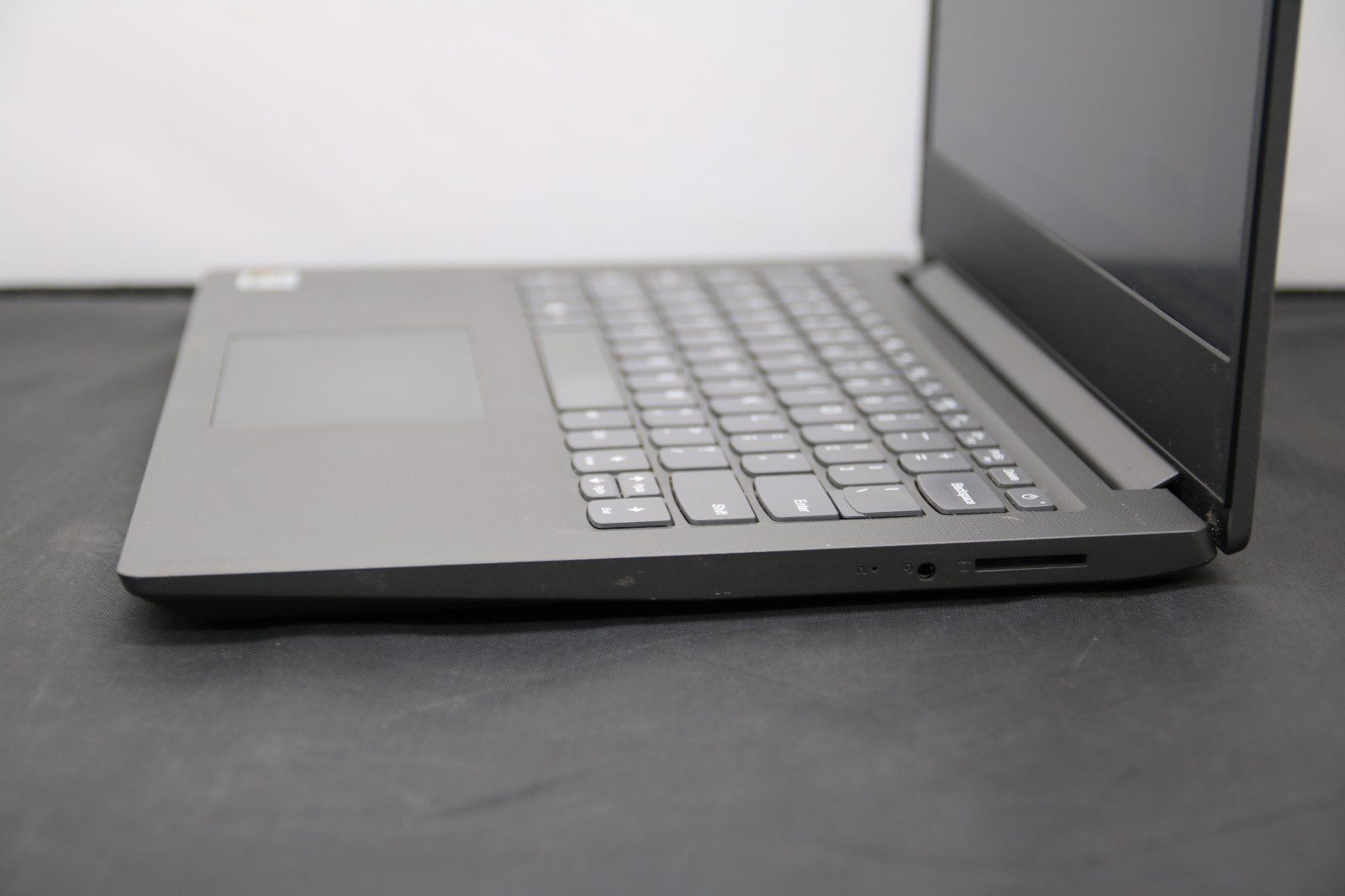Lenovo V14-IIL – i5-1035G1 – 8GB, 256GB, 14″ – Windows 11, NO Adapter – Lot of 2