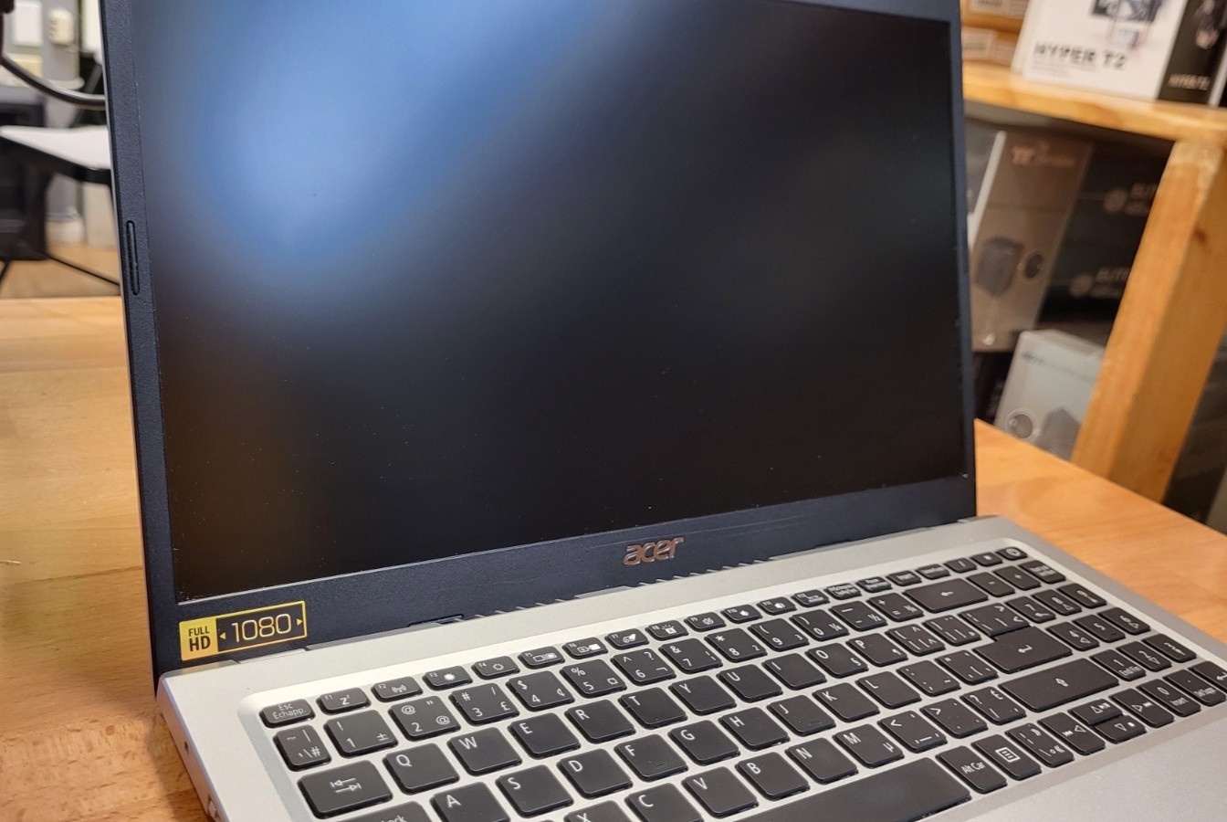 Acer Aspire 5 A515-56 Intel i5 11th Gen 12GB / 256GB 15.6″ Laptop