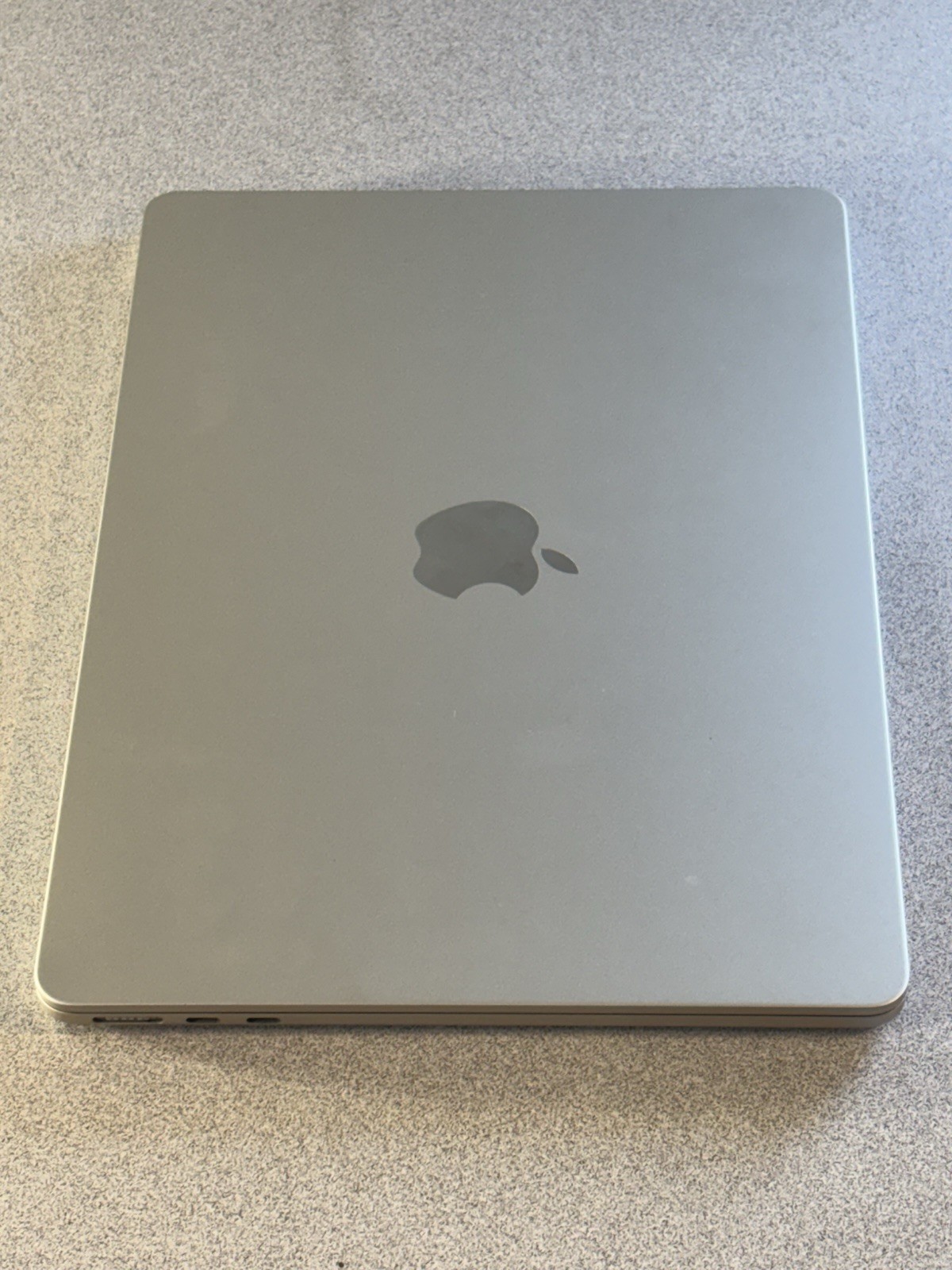 Apple MacBook Air M2 2022 Model 13.3″Gray (256GB SSD, 8GB Ram) Charger Included