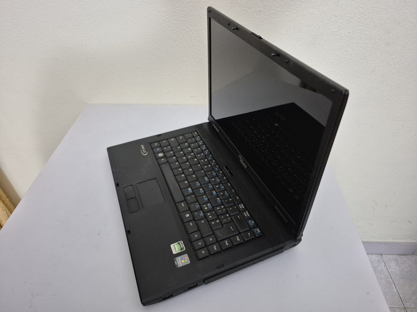 Fujitsu Siemens Laptop Amilo La1703 Cpu Amd Sempron 3500+ 2Gb For Parts