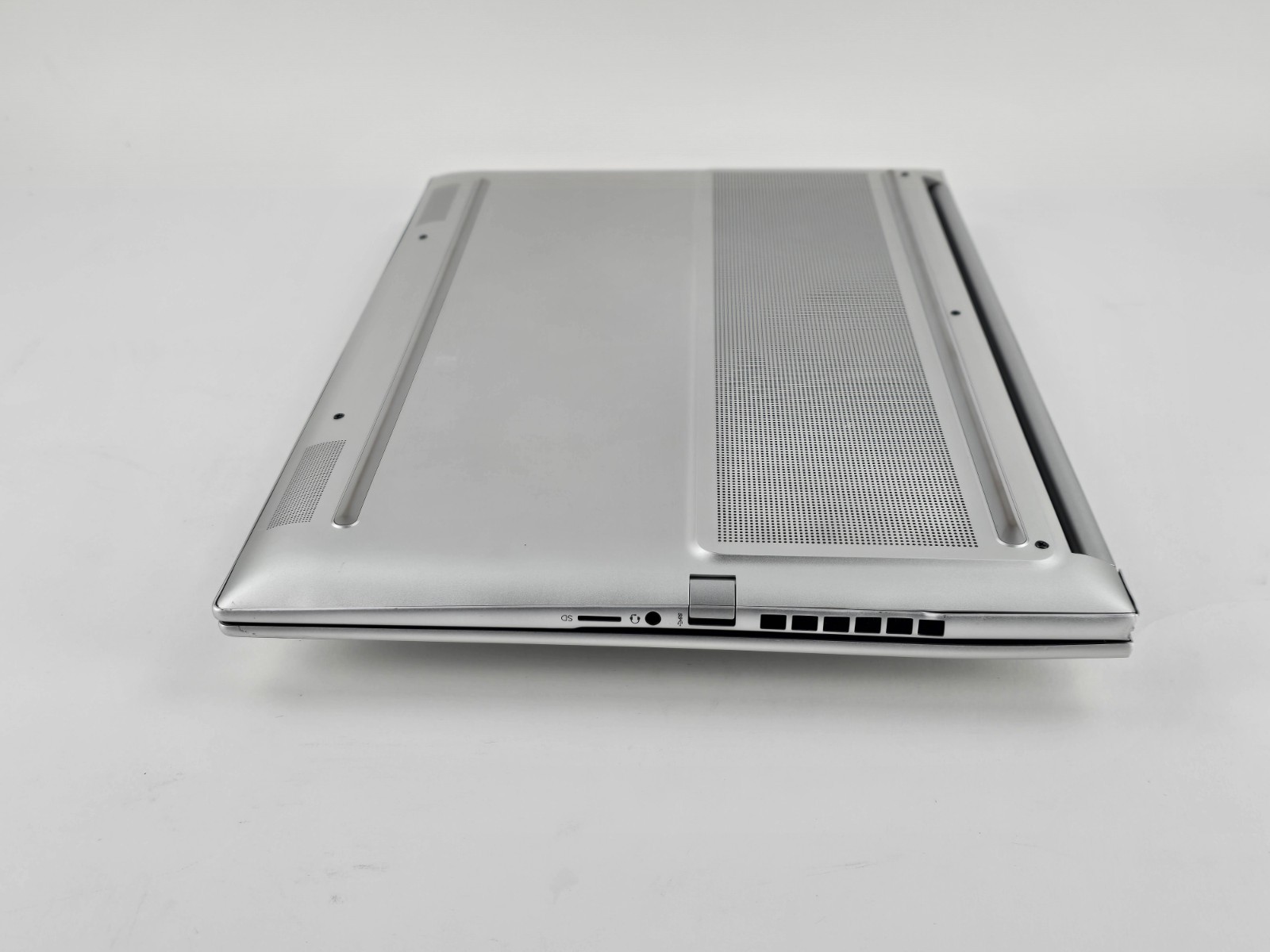 HP ENVY 16″ 120Hz Touch (Intel i7-13700H, 16GB, 1TB SSD, RTX 4060) – Used – READ