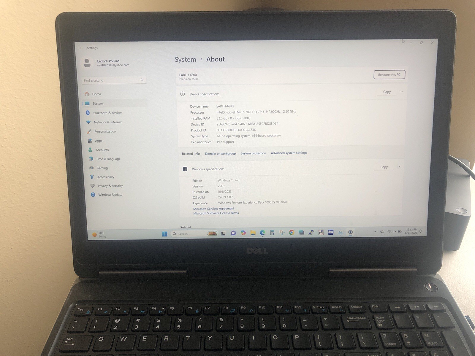 Dell Precision 7520 Workstation 15.6″ Core i7-7820HQ 2.90GHz 32GB Ram 1TB HDD