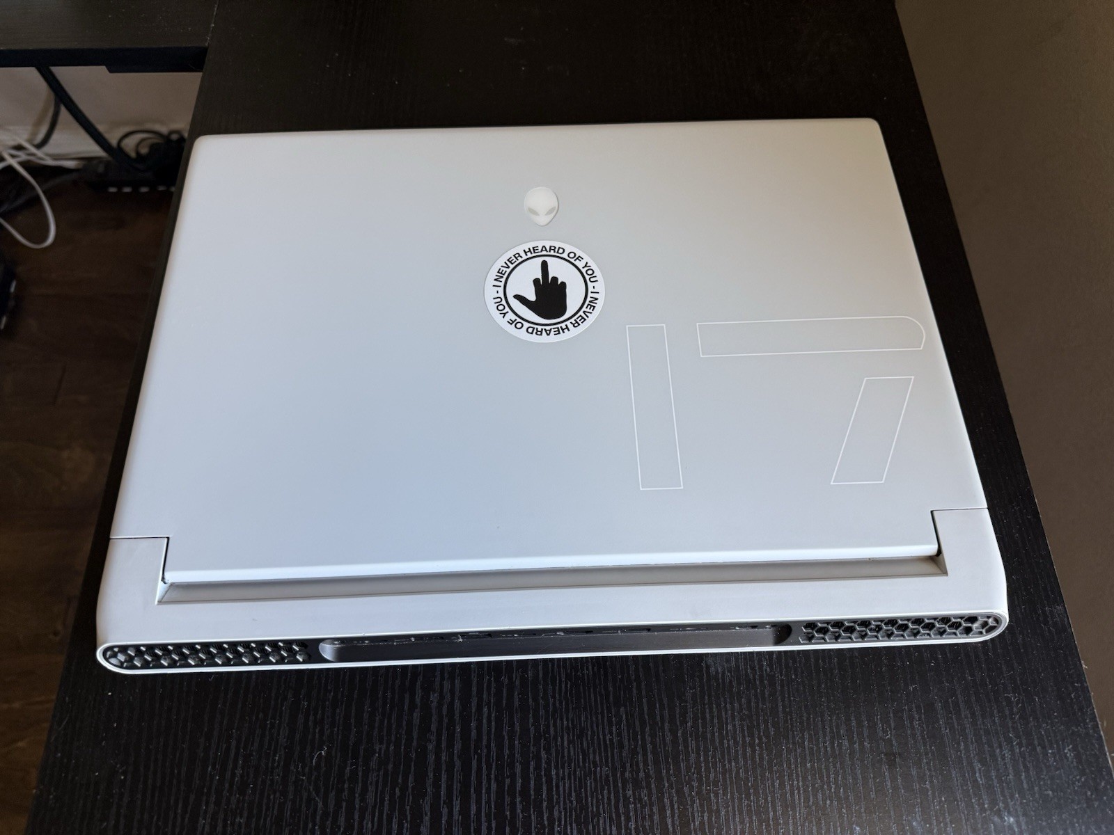 Alienware X17 R1, i7 11800h, RTX 3080, 32 GB RAM, OG Box, 2 TB SSD, RGB TouchPad