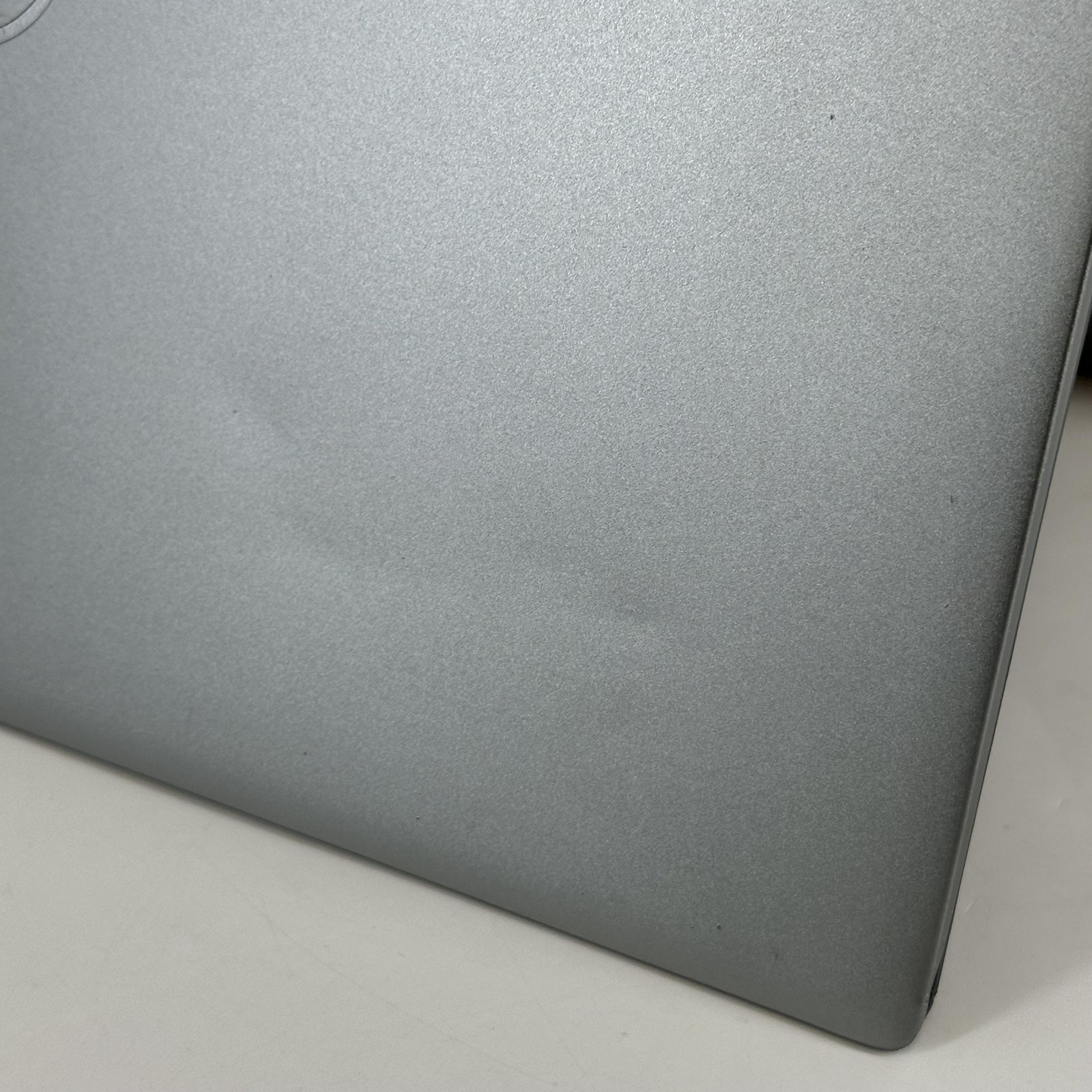 Dell Latitude 7440 14 Gray QHD+ TOUCH 1.9 GHz i7-1370P 32GB 256GB SSD Fair