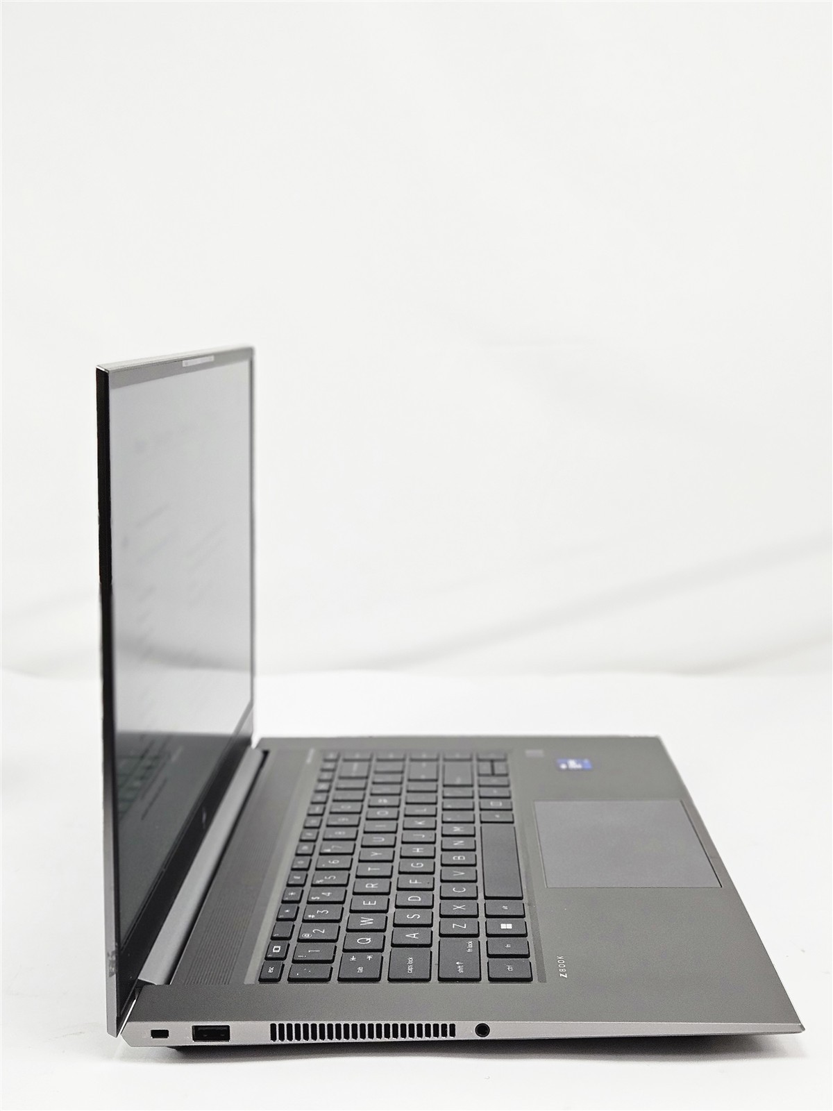 HP 15.6″ ZBook Studio G8 Intel Core i9-11950H 32GB RAM 1TB SSD RTX A3000