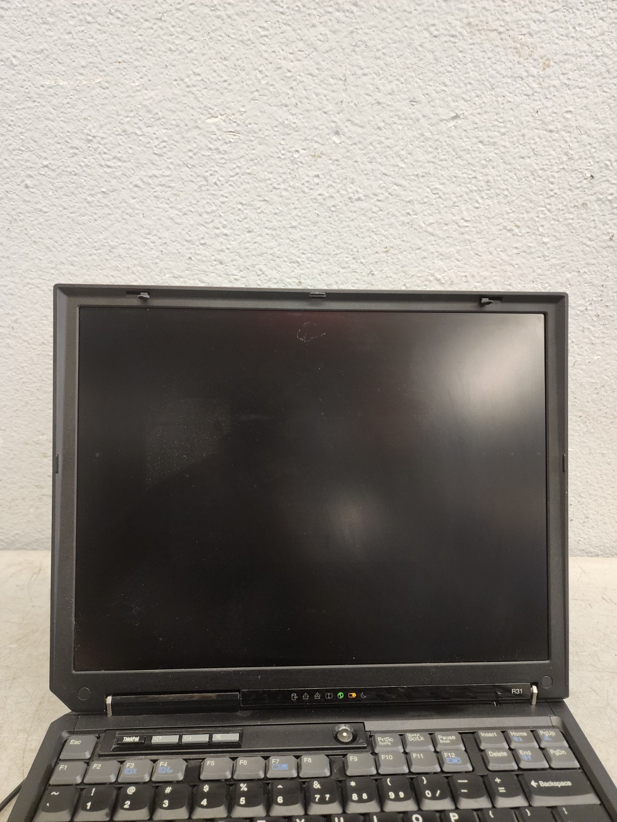 IBM Thinkpad Type 2652 A31 Windows 2000 Professional 1-2CPU -POWERS ON For Parts