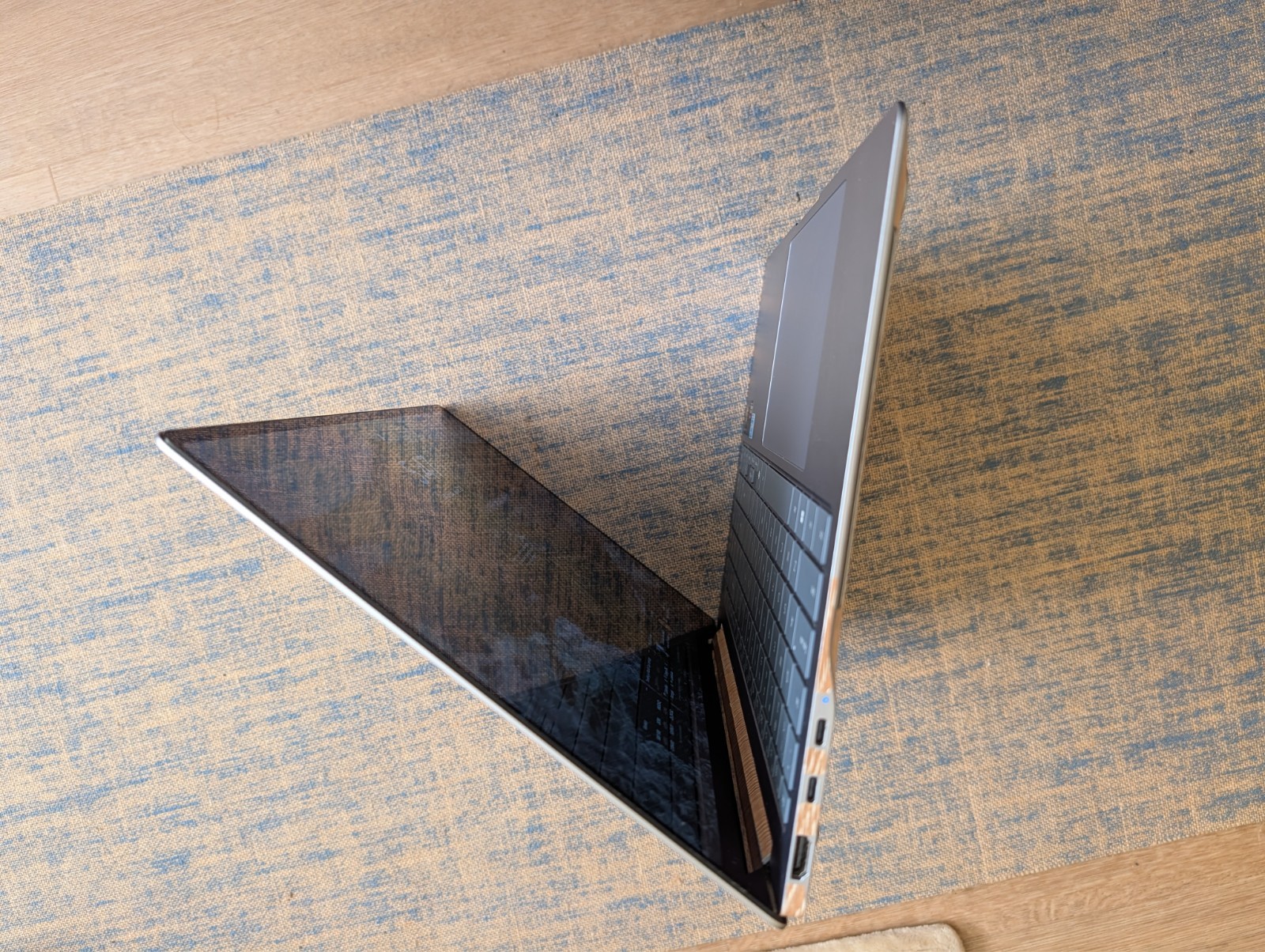Samsung Galaxy Book4 Edge 16″ Snapdragon X Elite 3.4GHz 16GB RAM 512GB
