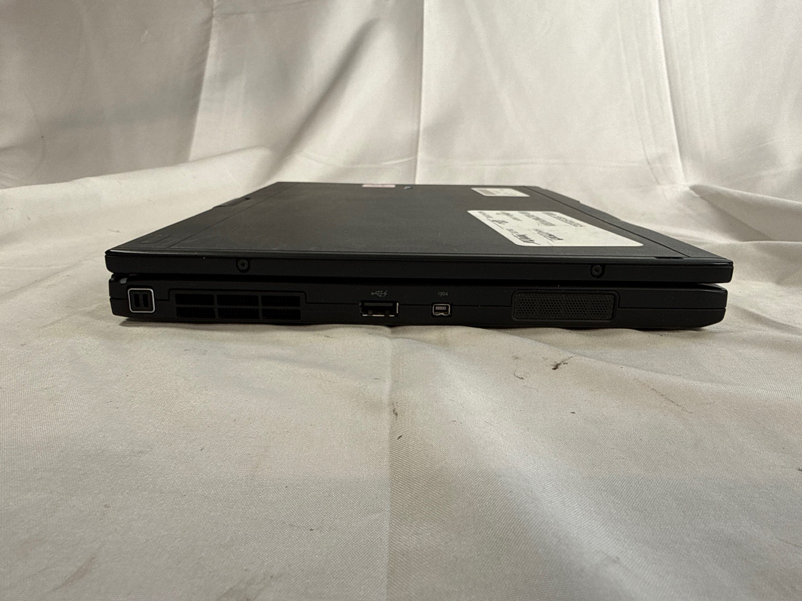 Dell Latitude XT2 Core 2 Duo U9600 1.6GHz 3 GB No Drive 12.1″ FOR PARTS/REPAIR