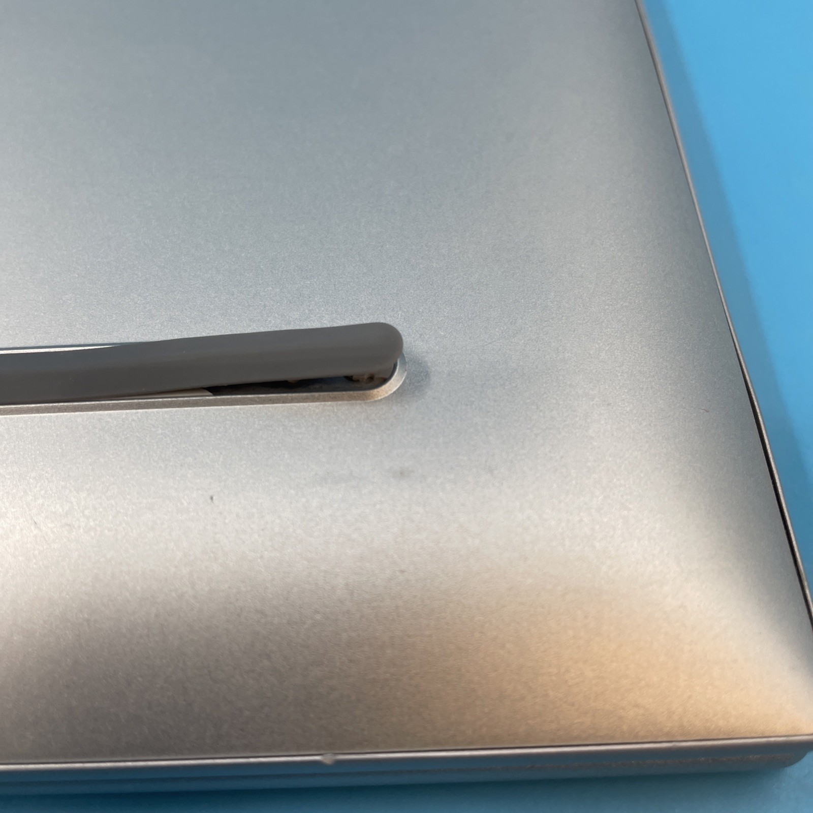 HP EliteBook 840 G10 | i5-1345U | NO RAM | NO DRIVE | NO OS | NO BATTERY | E937